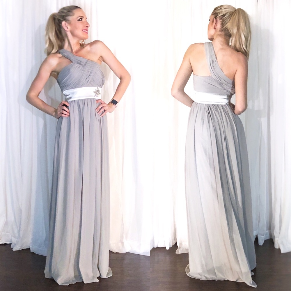 Elegant One-Shoulder Gray Prom Dress with White Waistband